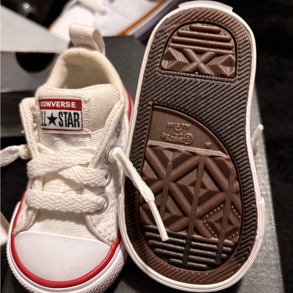 Converse Kids Low Top Sneakers in White with Red Trim - Picture 2 of 3